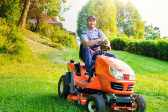 6 Must-Have Features for the Best Commercial Lawn Mower