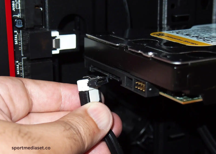 How To Install A New Hard Drive Or SSD Drive On A PC