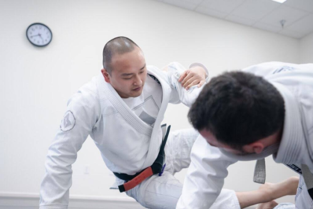 Building Confidence: How Adult Self Defense Classes Can Transform Your Mindset