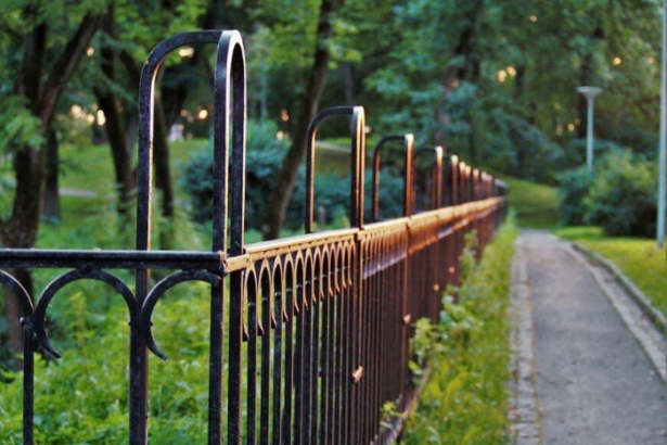 Why Black Aluminum Fencing Is the Perfect Choice for Your Home